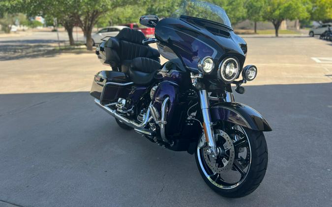 2021 Harley-Davidson® CVO™ Limited Royal Purple & Royal Black Fade