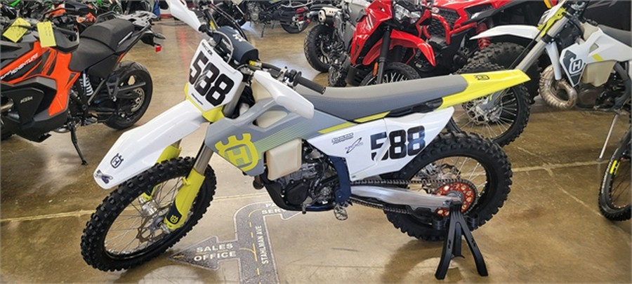 2023 FX 450 - Husqvarna Motorcycles