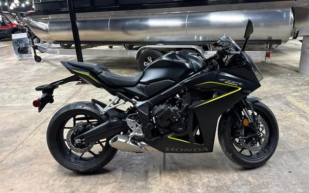 2026 Honda® CBR650R E-Clutch