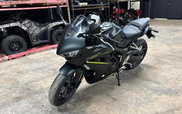 2026 Honda® CBR650R E-Clutch