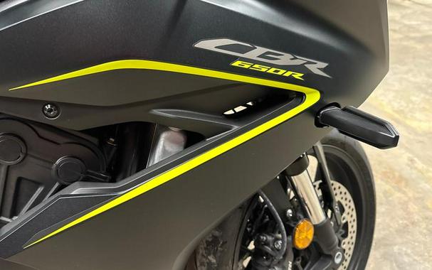 2026 Honda® CBR650R E-Clutch