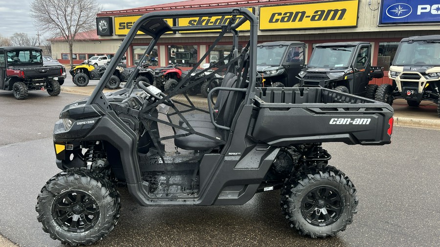 2024 Can-Am™ Defender DPS HD10