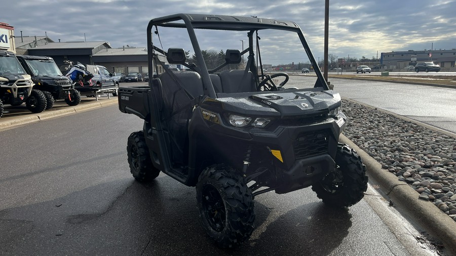 2024 Can-Am™ Defender DPS HD10