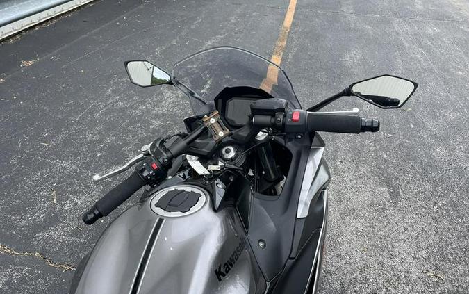 2021 Kawasaki Ninja® 650 Metallic Graphite Gray/Metallic Spark Black