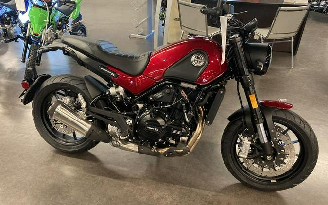 2021 Benelli Leoncino Review (15 Fast Facts for Retro Italian Aficionados)