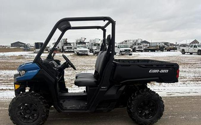 2023 Can-Am Defender DPS HD9