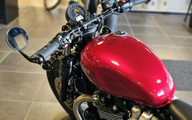 2023 Triumph Bonneville Bobber Red Hopper