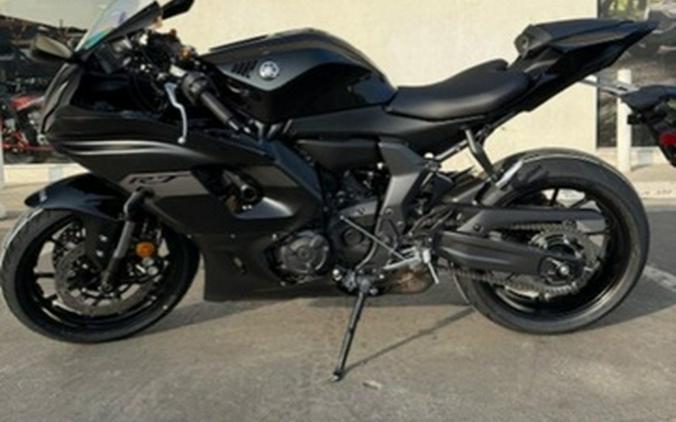 2025 Yamaha YZF-R7 R7