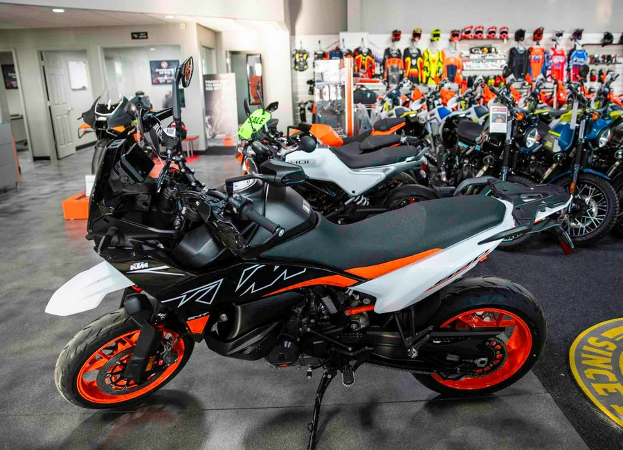 2024 KTM 890 SMT