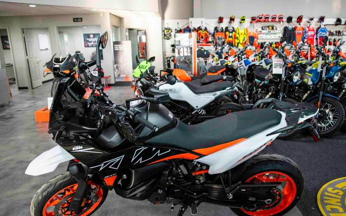 2024 KTM 890 SMT