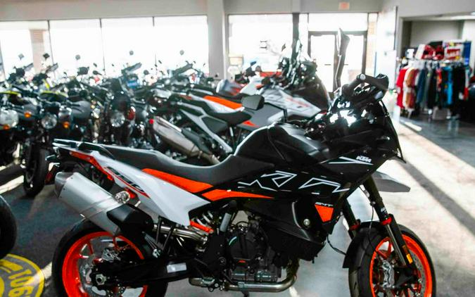 2024 KTM 890 SMT