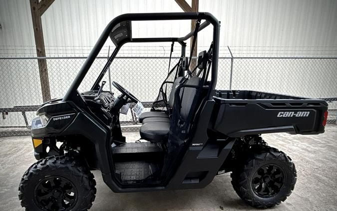 2025 Can-Am™ Defender DPS HD9