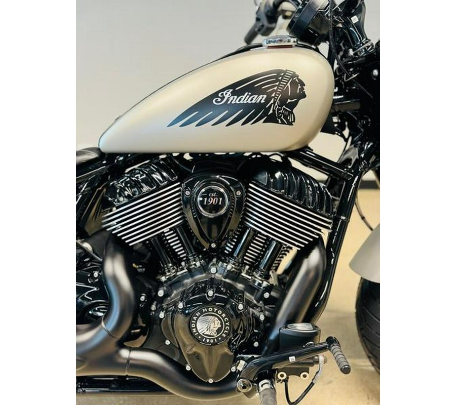 2023 Indian Motorcycle® Chief® Bobber Dark Horse® Silver Quartz Smoke