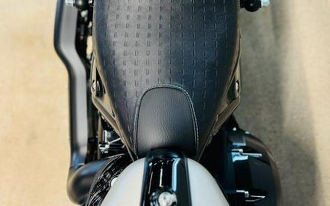 2023 Indian Motorcycle® Chief® Bobber Dark Horse® Silver Quartz Smoke