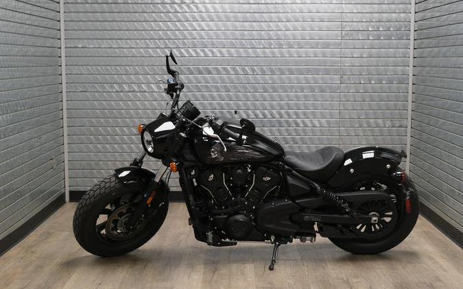 2025 INDIAN MOTORCYCLE SCOUT BOBBER LIMITED WITH TECHNOLOGY PACKAGE BLACK METALLIC