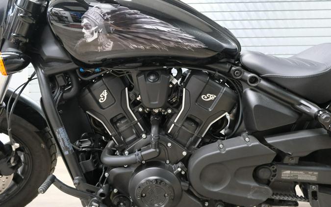 2025 INDIAN MOTORCYCLE SCOUT BOBBER LIMITED WITH TECHNOLOGY PACKAGE BLACK METALLIC