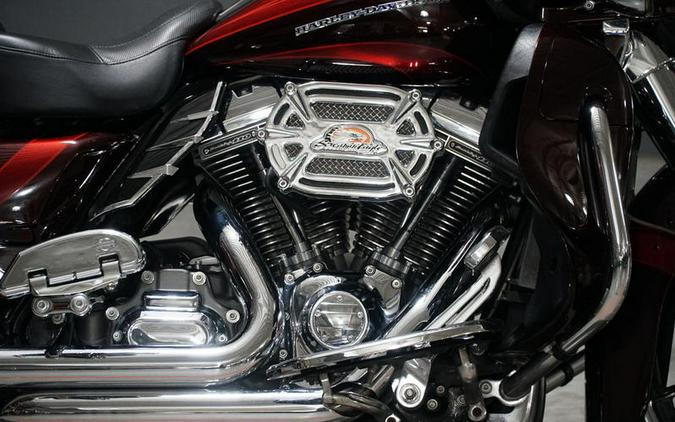 2015 Harley-Davidson® FLTRUSE - CVO™ Road Glide® Ultra