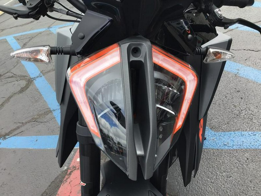 2021 KTM 1290 Super Duke R