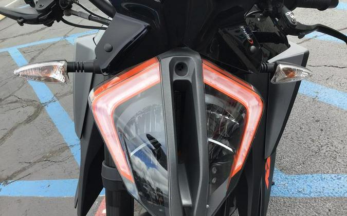 2021 KTM 1290 Super Duke R