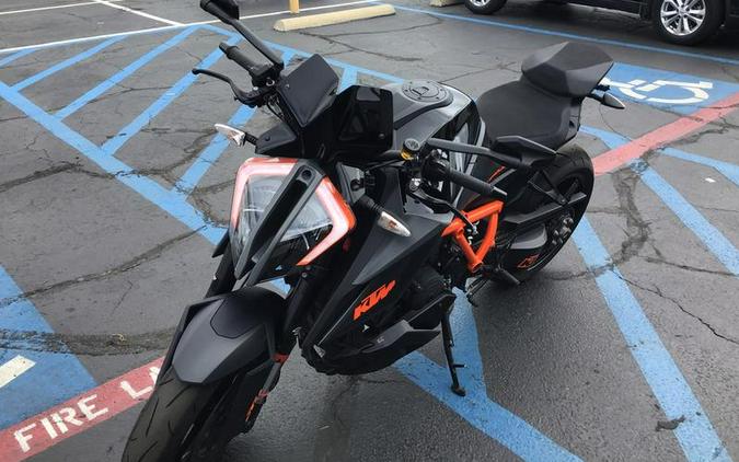 2021 KTM 1290 Super Duke R