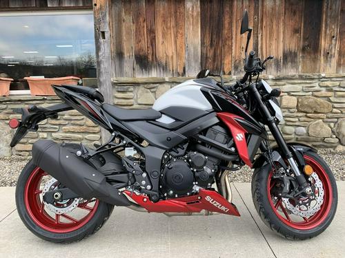 2020 Suzuki GSX-S750 MC Commute Review Photo Gallery