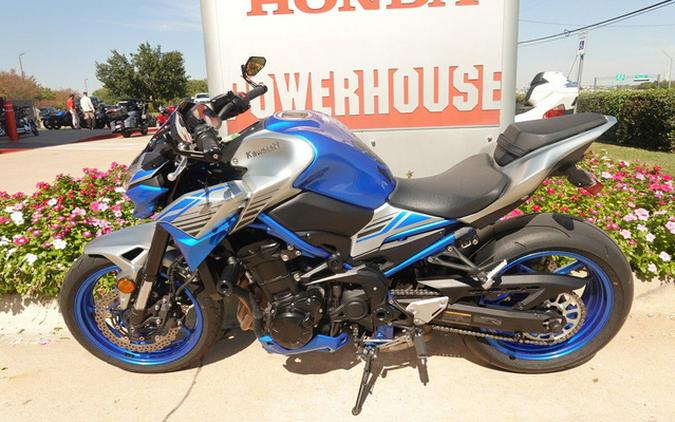 2020 Kawasaki Z900 ABS Candy Plasma Blue/Metallic Silver