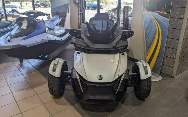 New 2024 CAN-AM SPYDER RT LIMITED HYPER SILVER