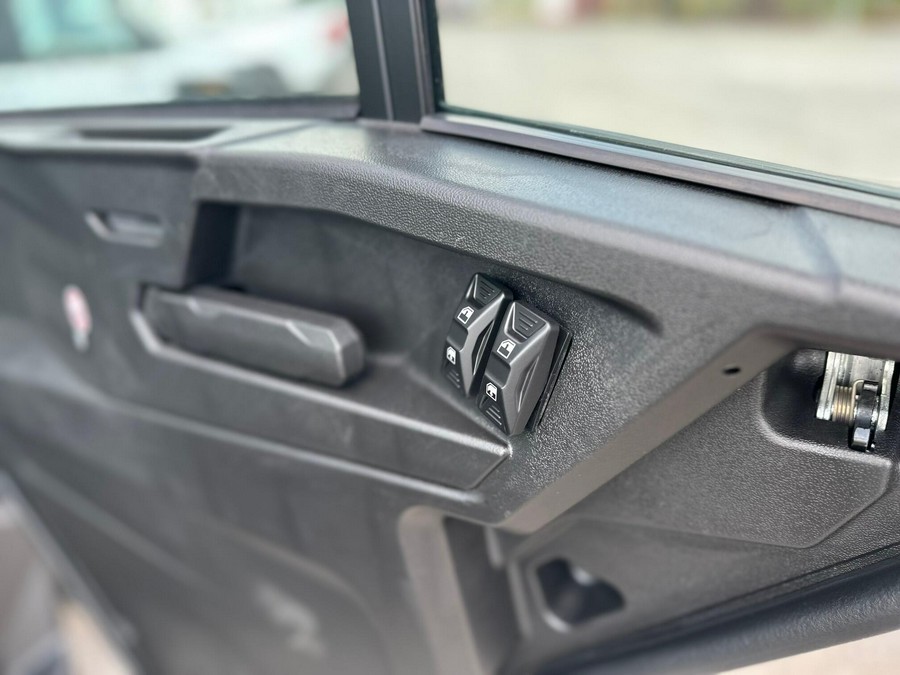 2026 Can-Am Defender XT CAB HD11 CAN