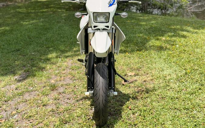2022 Suzuki Motor of America Inc. DR-Z400SM