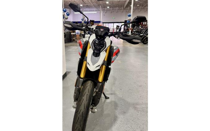 2026 Hypermotard V2 SP: Only 38 miles, no dealer fees! - Ducati