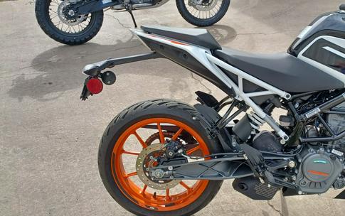 2022 KTM Duke 200