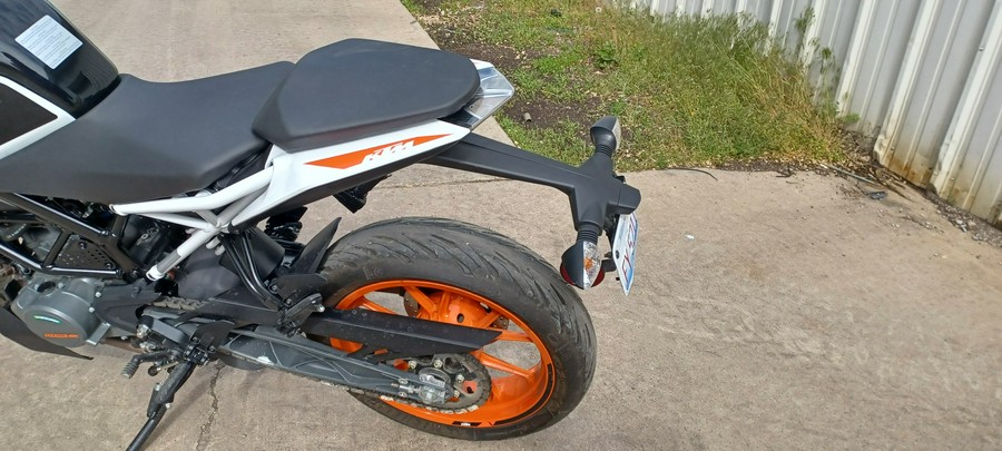 2022 KTM Duke 200