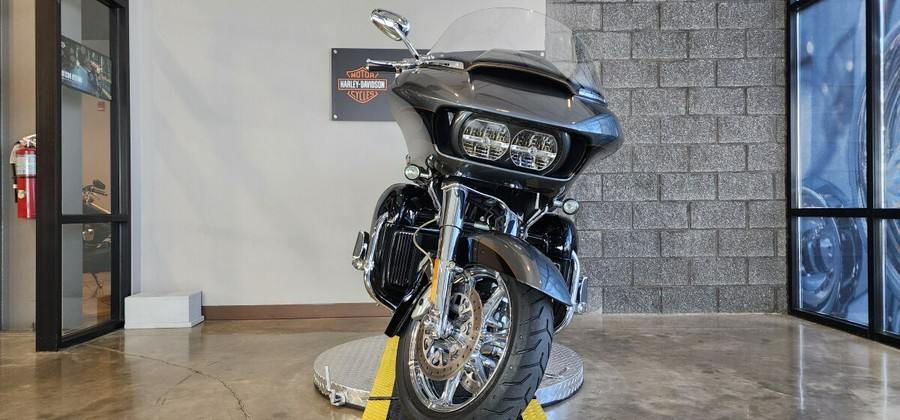 2016 Harley-Davidson® CVO™ Road Glide® Ultra FLTRUSE