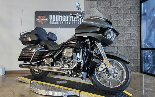 2016 Harley-Davidson® CVO™ Road Glide® Ultra FLTRUSE