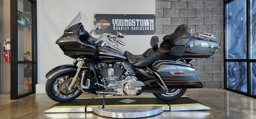 2016 Harley-Davidson® CVO™ Road Glide® Ultra FLTRUSE