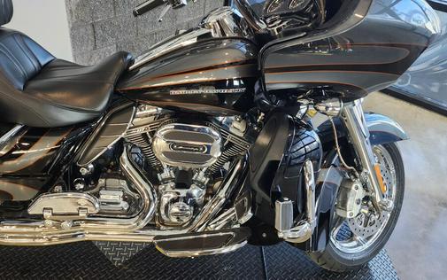 2016 Harley-Davidson® CVO™ Road Glide® Ultra FLTRUSE