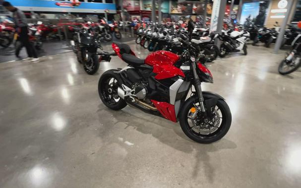 2025 Ducati STREETFIGHTER V2