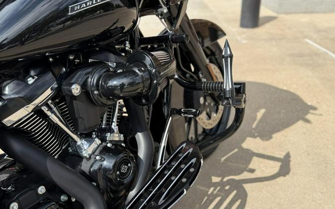 2019 Harley-Davidson® Road Glide® Special Vivid Black