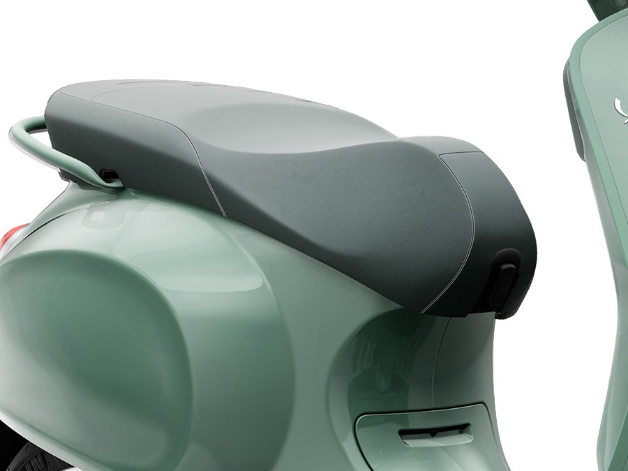2027 Vespa Primavera 150 80th