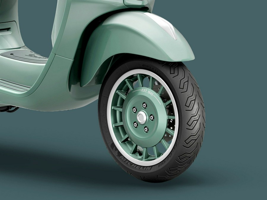 2027 Vespa Primavera 150 80th