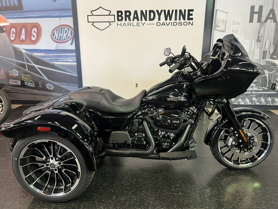 2023 Harley-Davidson Road Glide 3 Vivid Black FLTRT