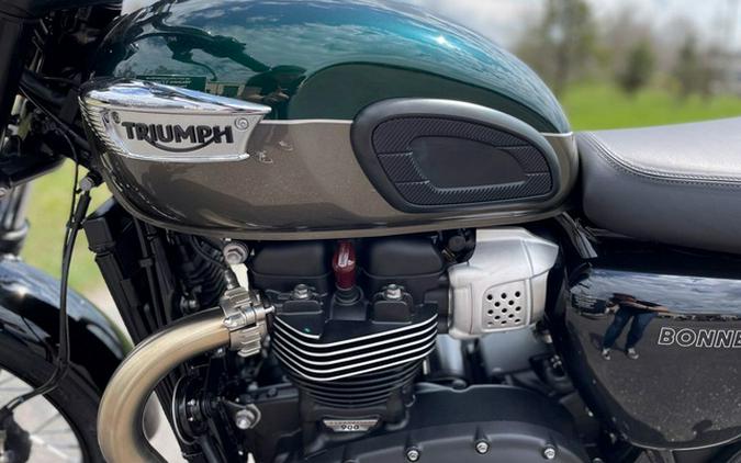 2024 Triumph Bonneville T100 Competition Green/Ironstone