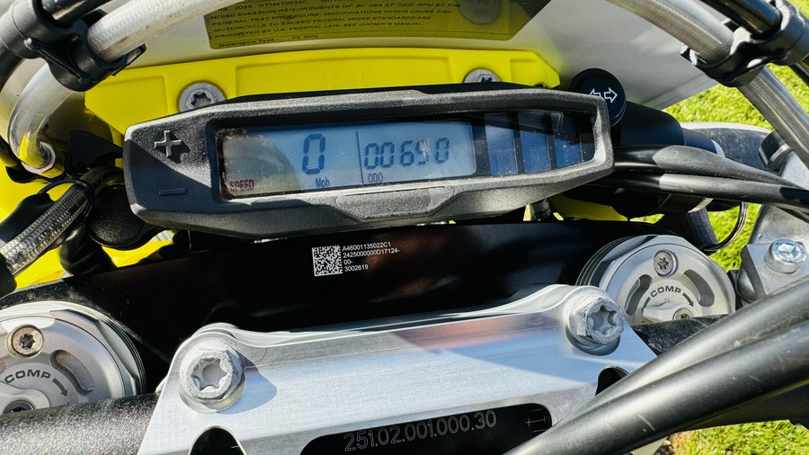 2025 Husqvarna Motorcycles FE 350s