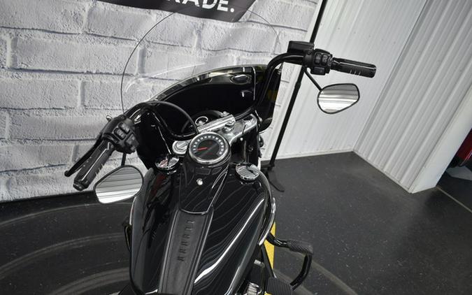 2018 Harley-Davidson Softail FLHCS - Heritage Classic 114