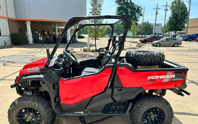 2022 Honda Pioneer 1000 Deluxe