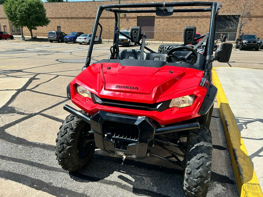 2022 Honda Pioneer 1000 Deluxe