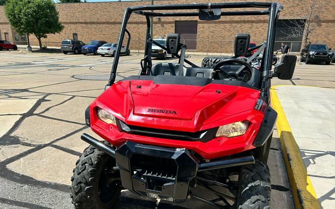 2022 Honda Pioneer 1000 Deluxe