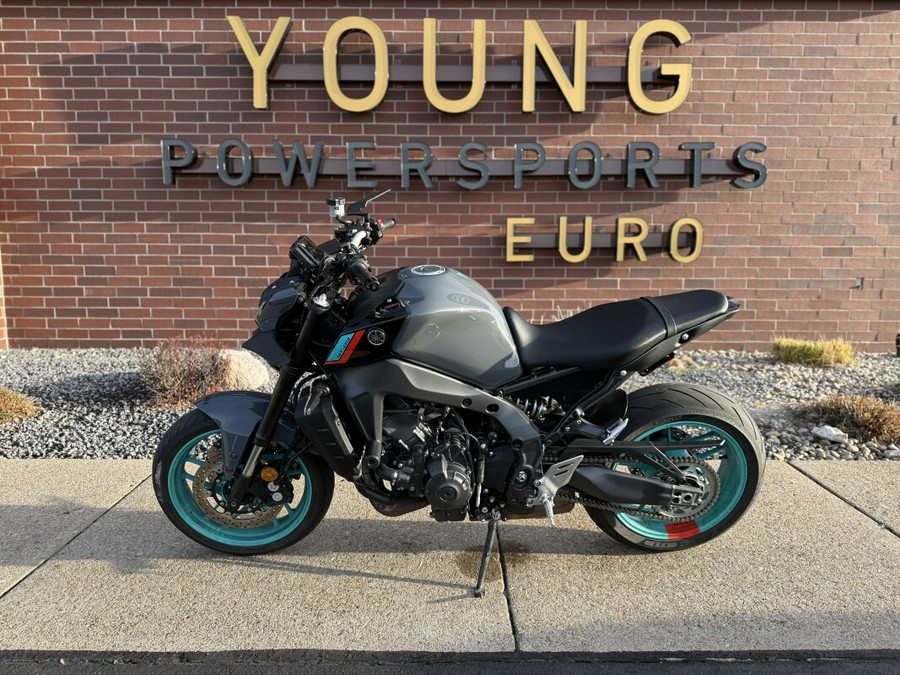 2023 Yamaha MT-09 GRAY