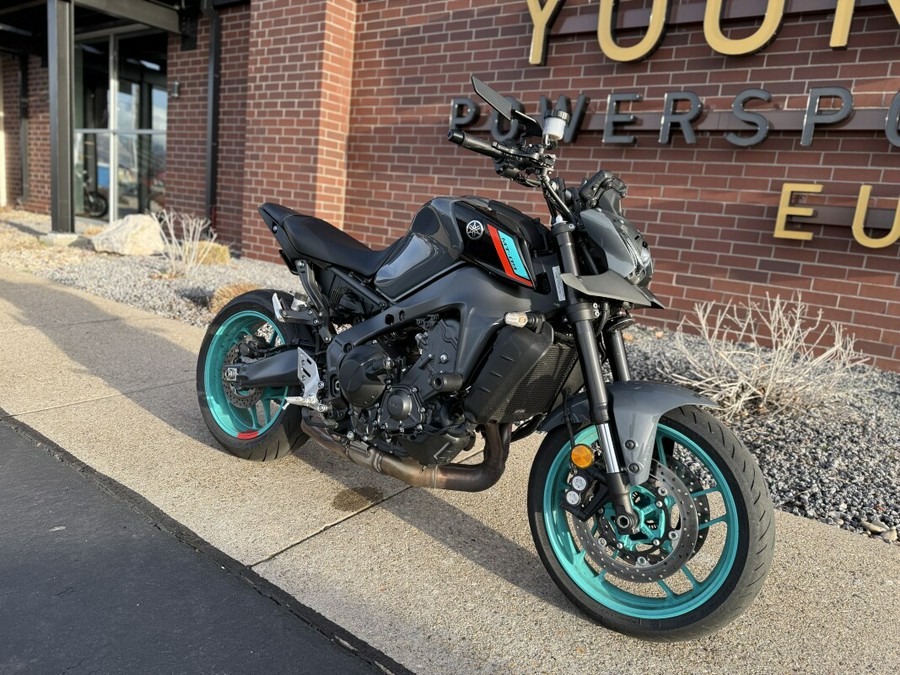 2023 Yamaha MT-09 GRAY