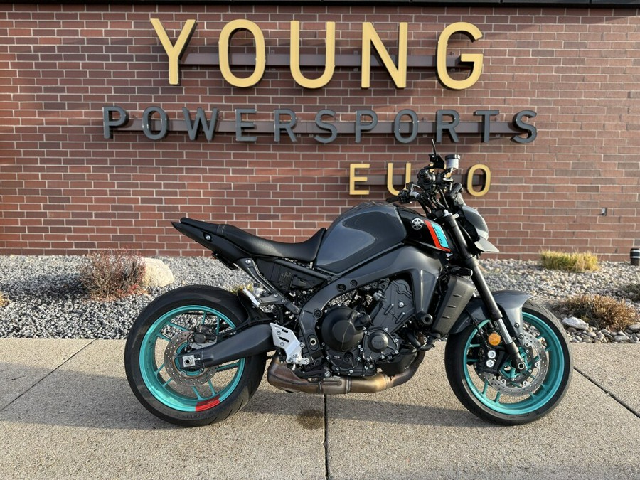 2023 Yamaha MT-09 GRAY